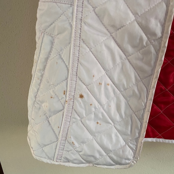 Thin white vest - Picture 2 of 8